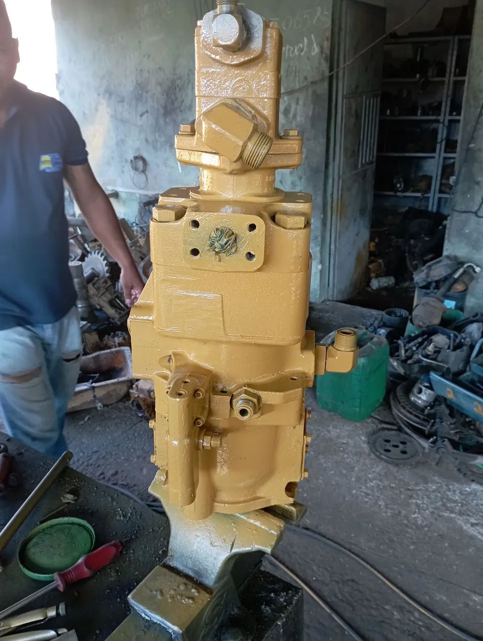 Bomba Hidráulica carregadeira 924F Revisada  - Foto 3