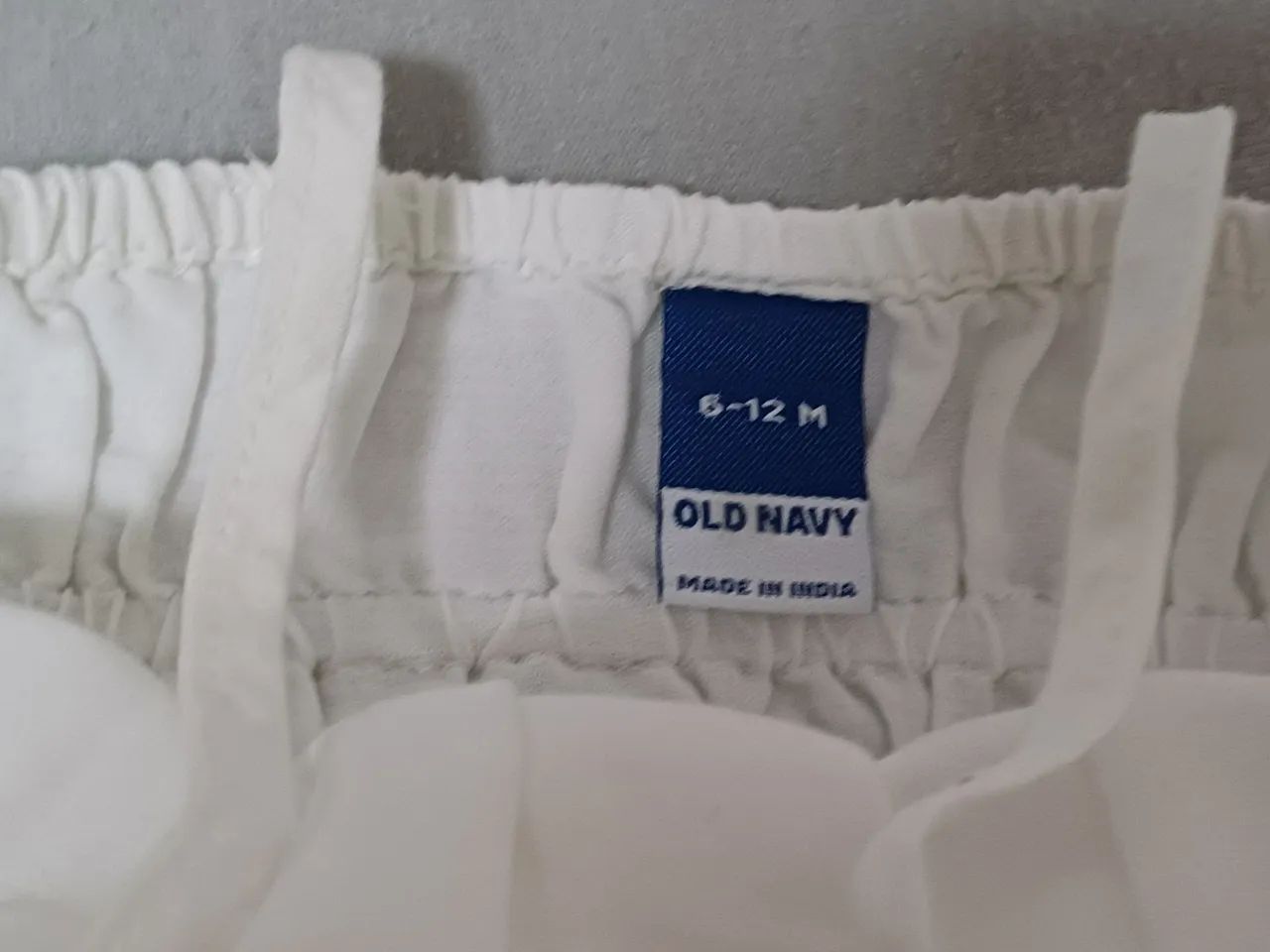 Vestido branco Old Navy para bebê menina