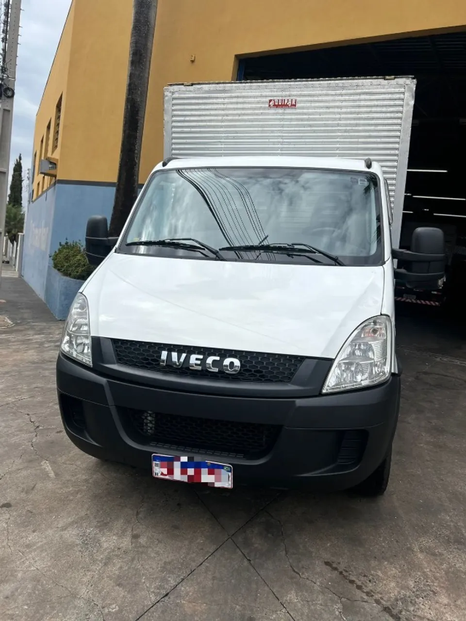 IVECO DAILY 2019 COM BAU COMPLETA