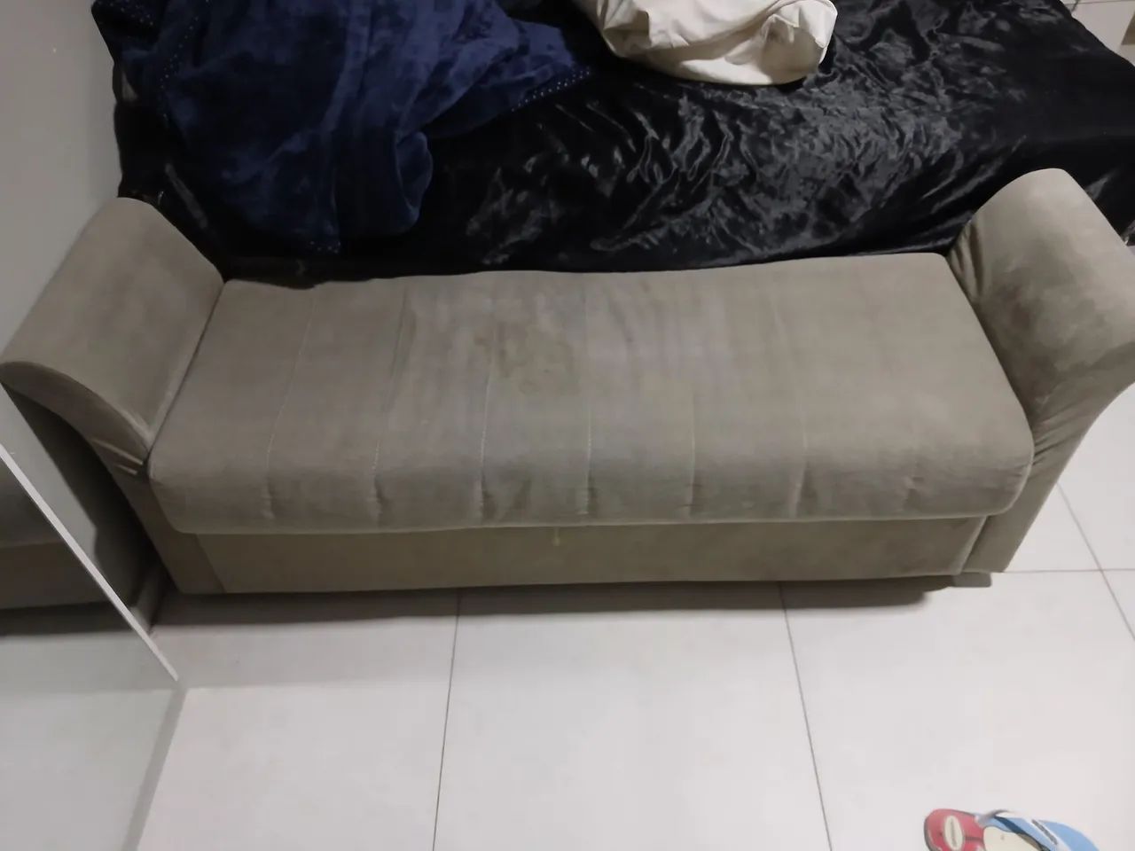 Vendo baú com rodinhas