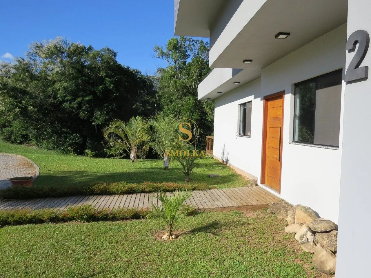Linda casa com 3 dormitórios semi-mobiliada em Santo Amaro da Imperatriz - Foto 2