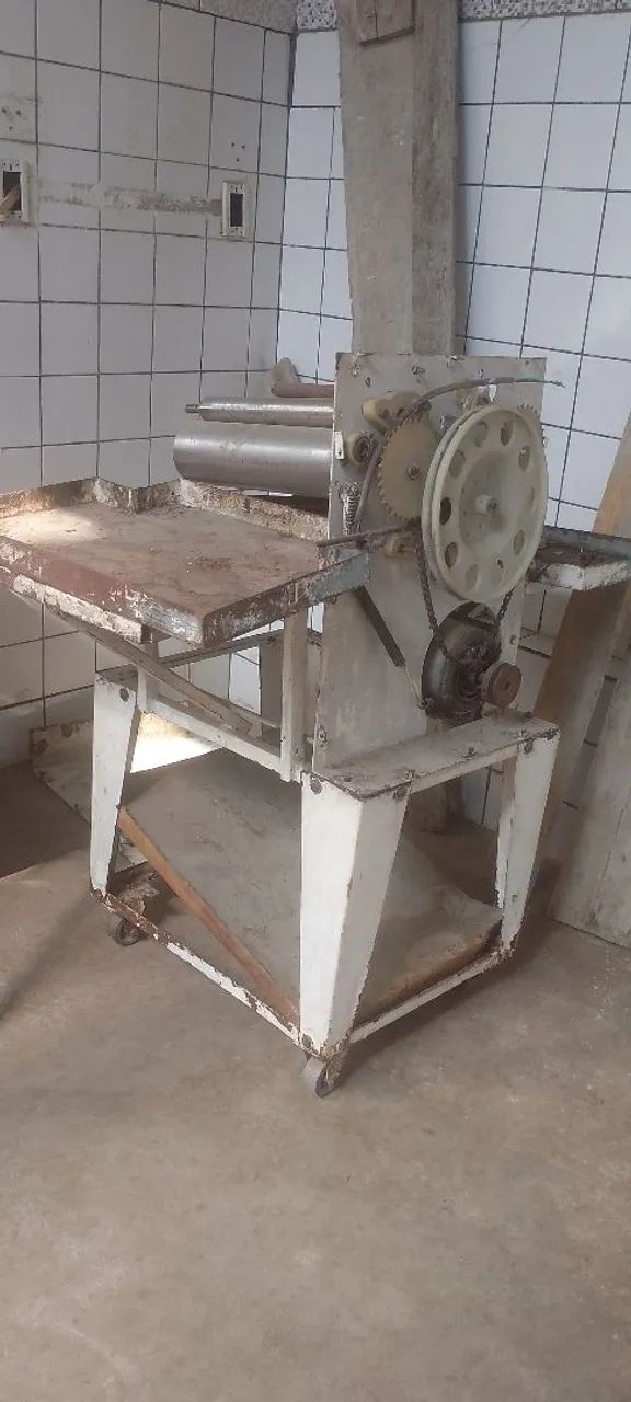 Venda de modeladora de pão 