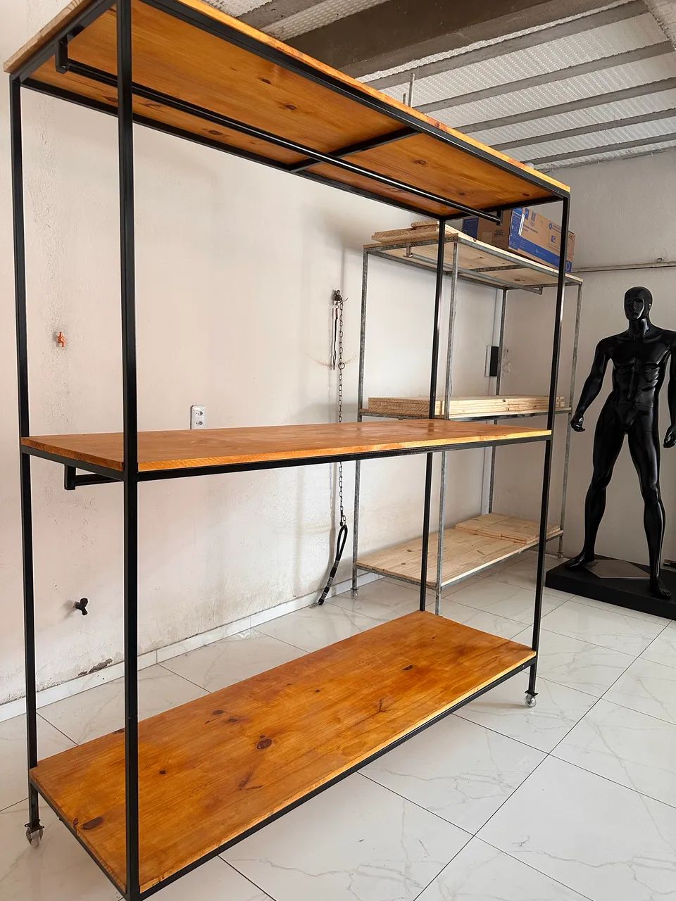 Araras manequim mesa de centro 