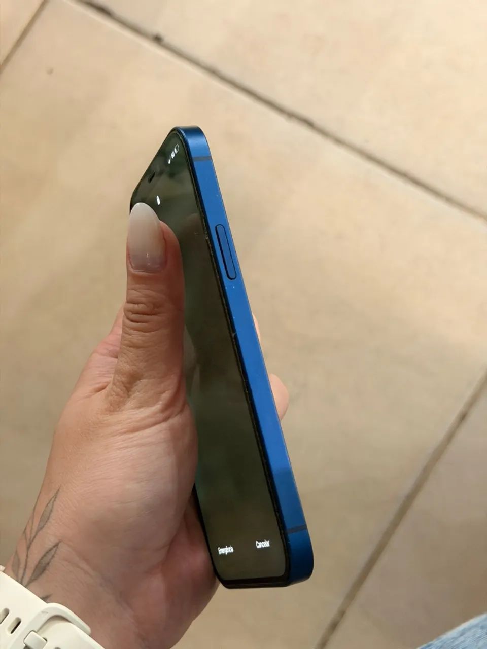 iPhone 12 64GB AZUL