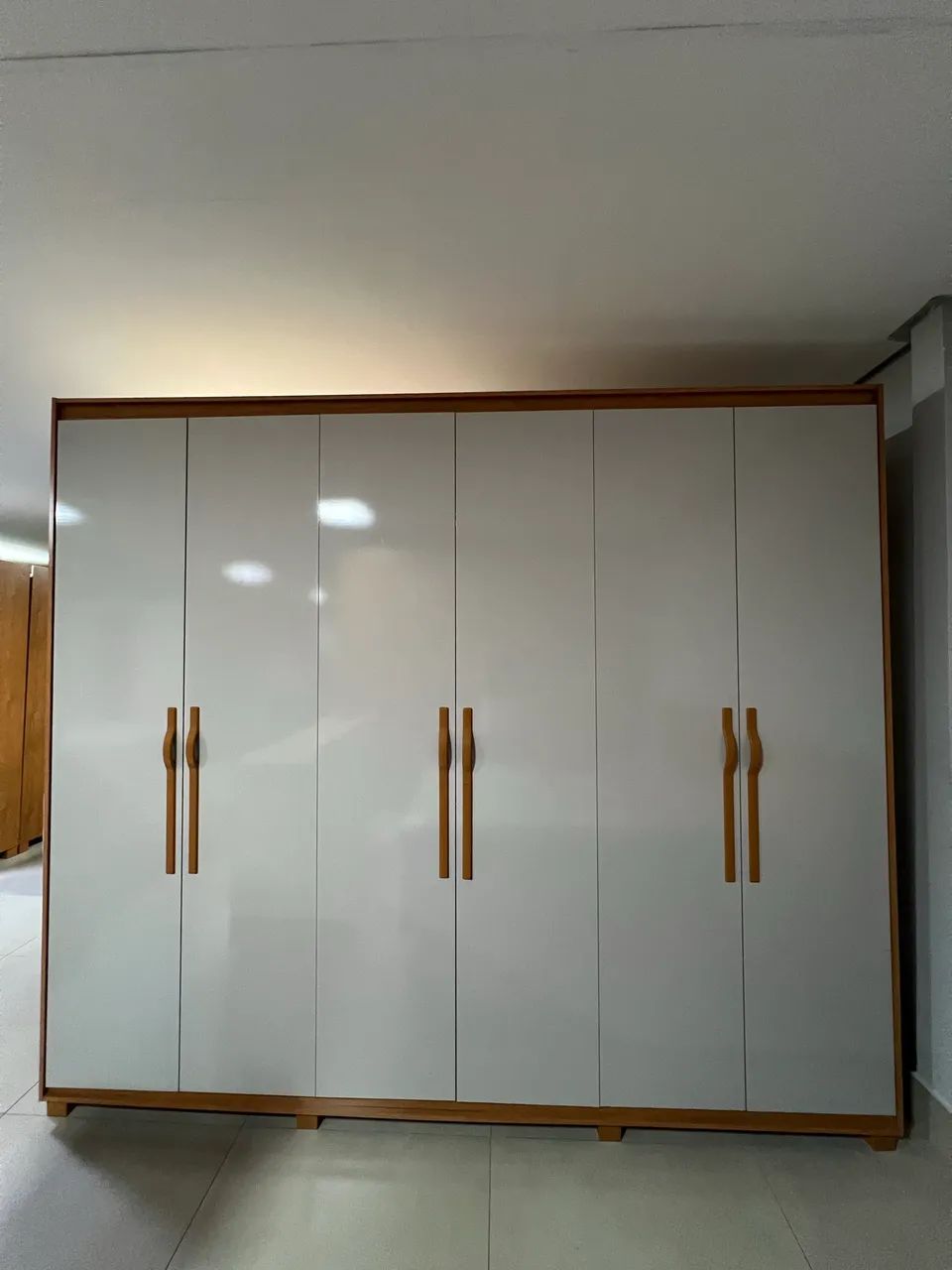 Guarda Roupa Casal com 06 portas 100%MDF