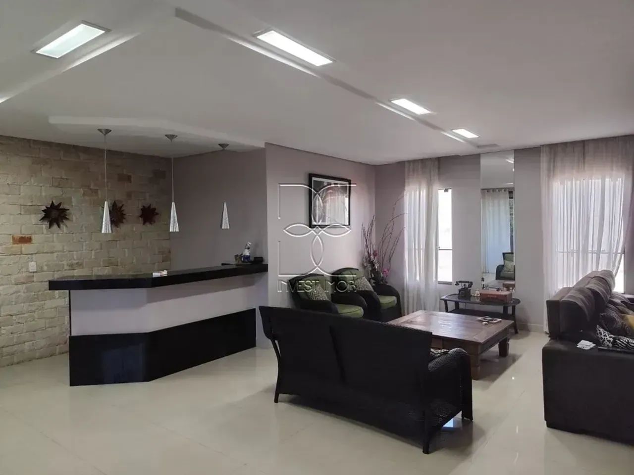 Excelente Casa em Condomínio Fechado com 5 Quartos e Espaço para Lazer - Foto 3