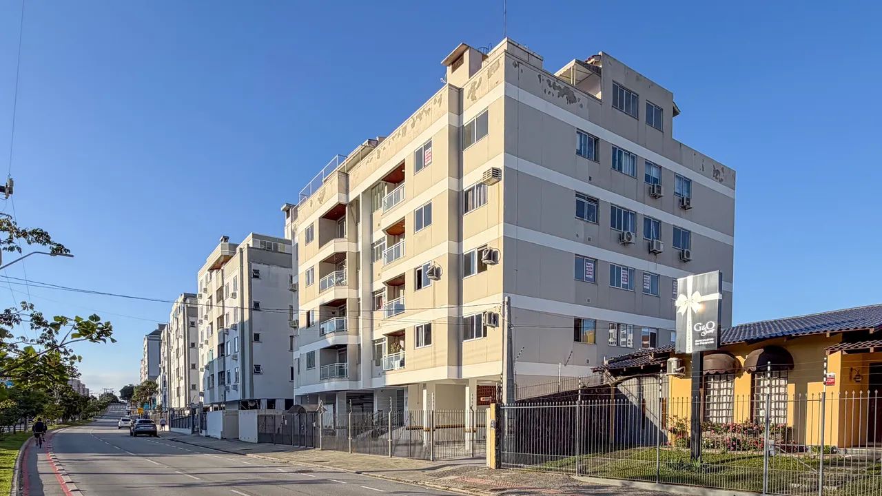 Apartamento de 2 quartos em Florianópolis/SC
