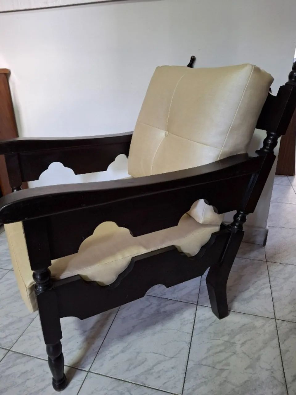 Conjunto de sala de estar em madeira maciça - Foto 2