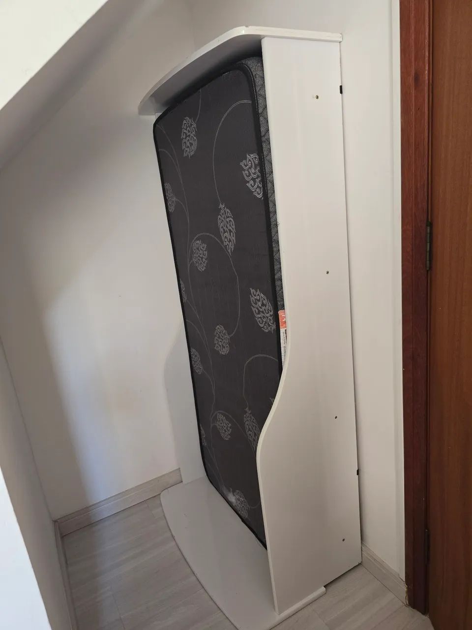 Cama infantil usada com colchão 