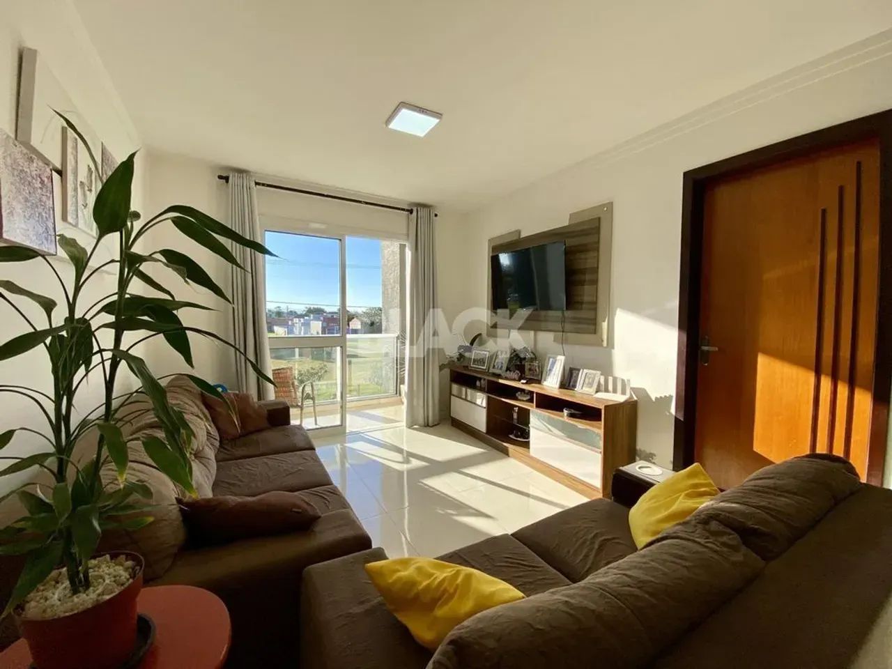 Apartamento 3 dormitórios com sacada no Passo de Torres/SC