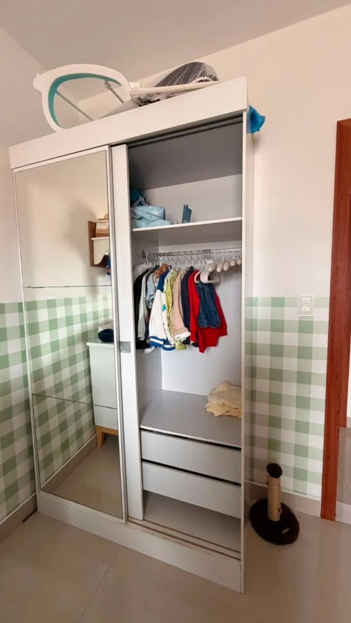 Guarda-roupa branco com espelho - Foto 3