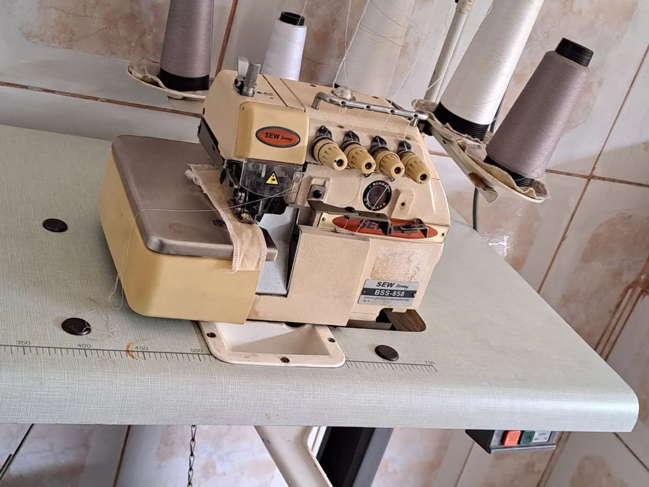 Máquina Interlock Industrial Sew Strong BSS-858 - Foto 2
