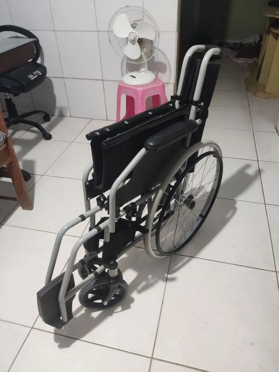 Cadeira de Rodas Dobrável - Foto 4