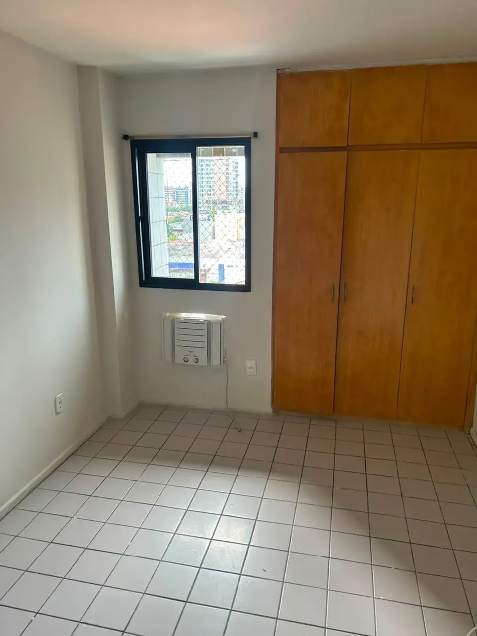 Alugo apartamento na Ponta  verde com 3/4 sendo uma suite 1