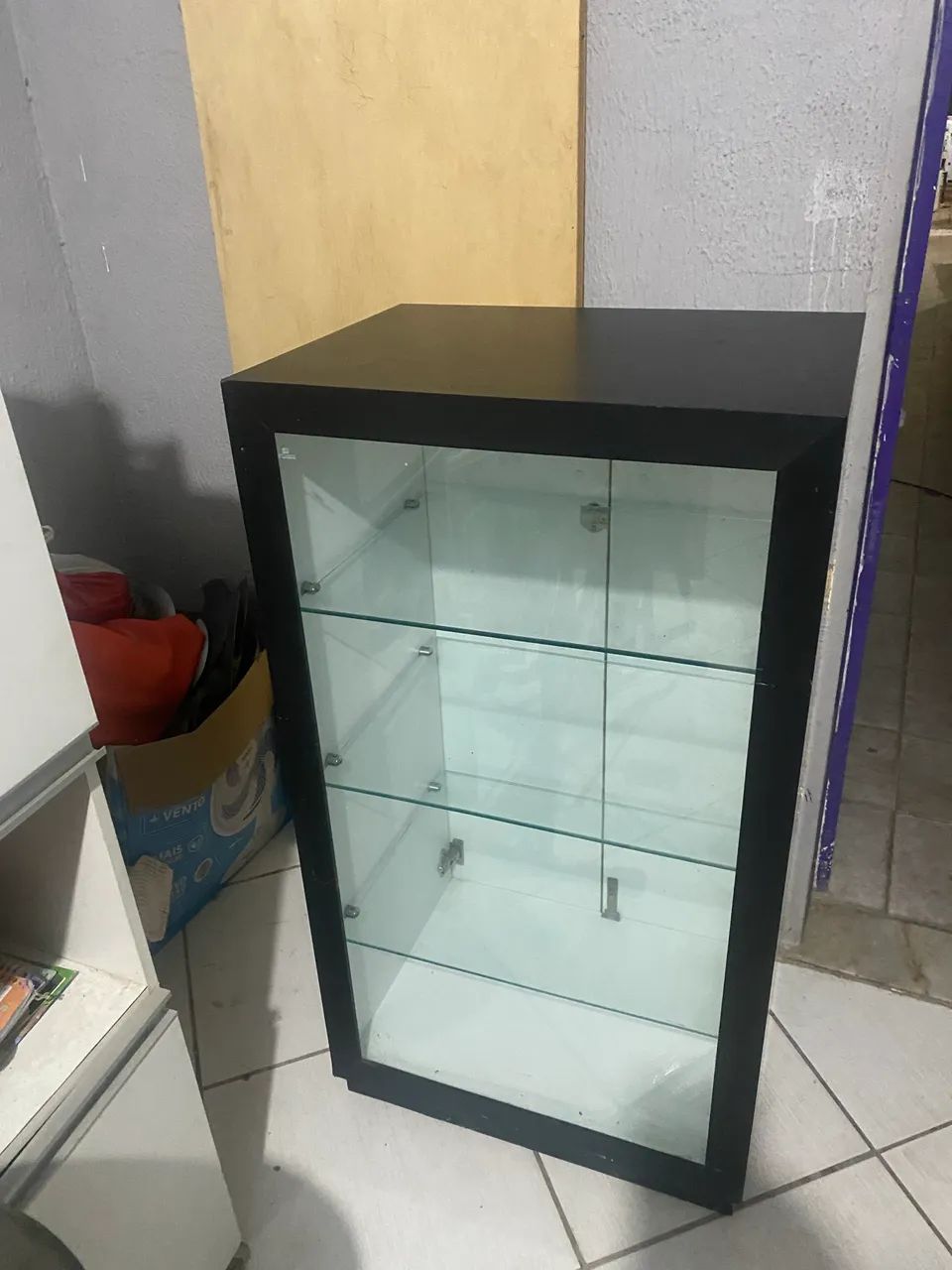 Expositor com prateleiras de vidro - Foto 3