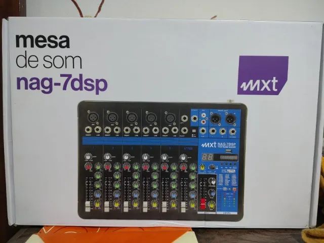 MESA DE SOM semi-nova, funciona tudo, estado de nova, tem canais que não foram usados  - Foto 2