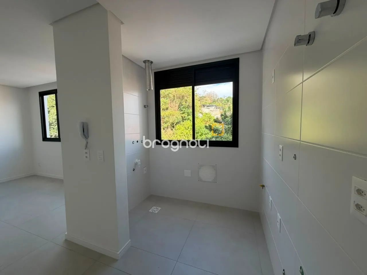 Apartamento de 02 dormitórios sendo 01 suíte em Coqueiros, Florianópolis/SC - Foto 4