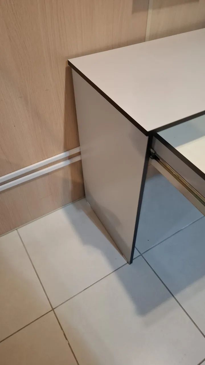 Mesa Escrivaninha Compacta Branca (0,90m) com Gaveta - Foto 3