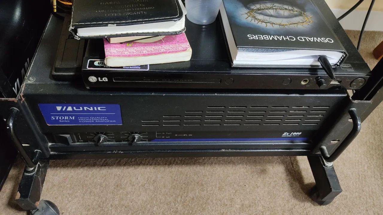 Mesa de som + Amplificador + Suporte - Equipamentos e Acessórios