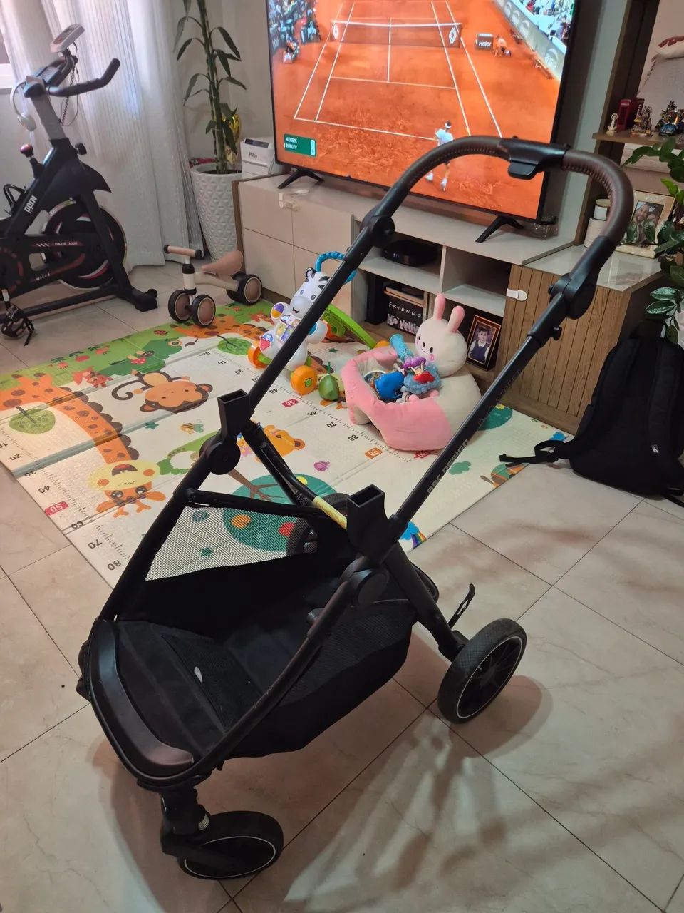Carrinho de bebê com Moisés e bebê conforto da marca ABC DESIGN - Preto  - Foto 3