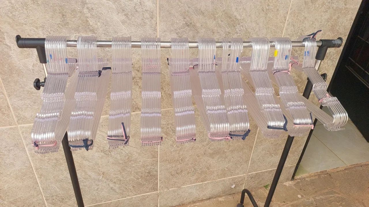 Cabides usados em ótimo estado - Foto 3