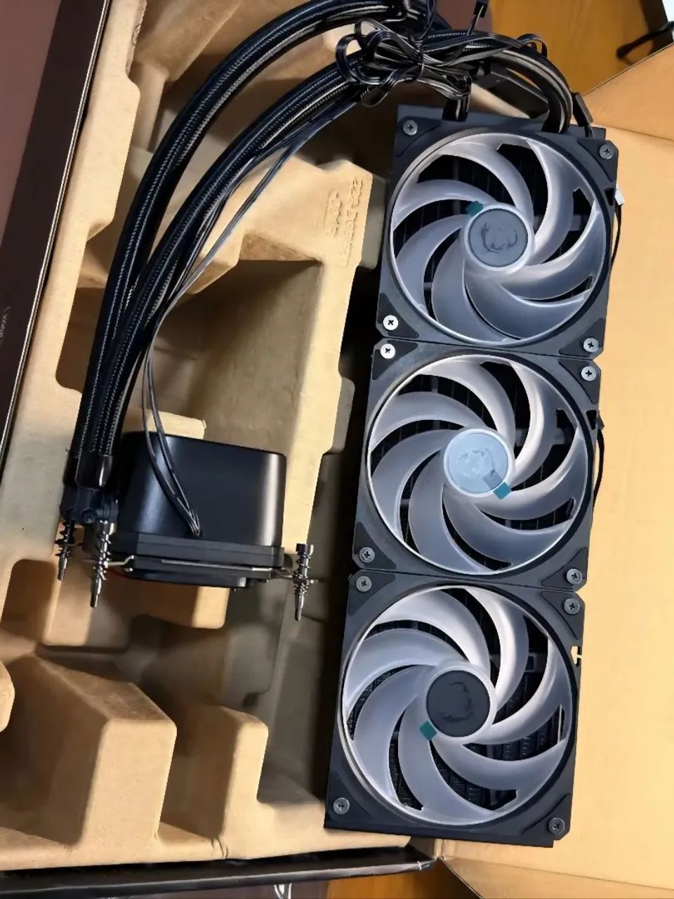 Water Cooler MSI RGB 3 Fans - Foto 3