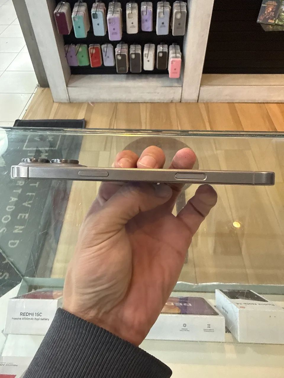 Iphone 16 Pro Max 256 - Bateria 88% - todo original - com garantia  - Foto 4