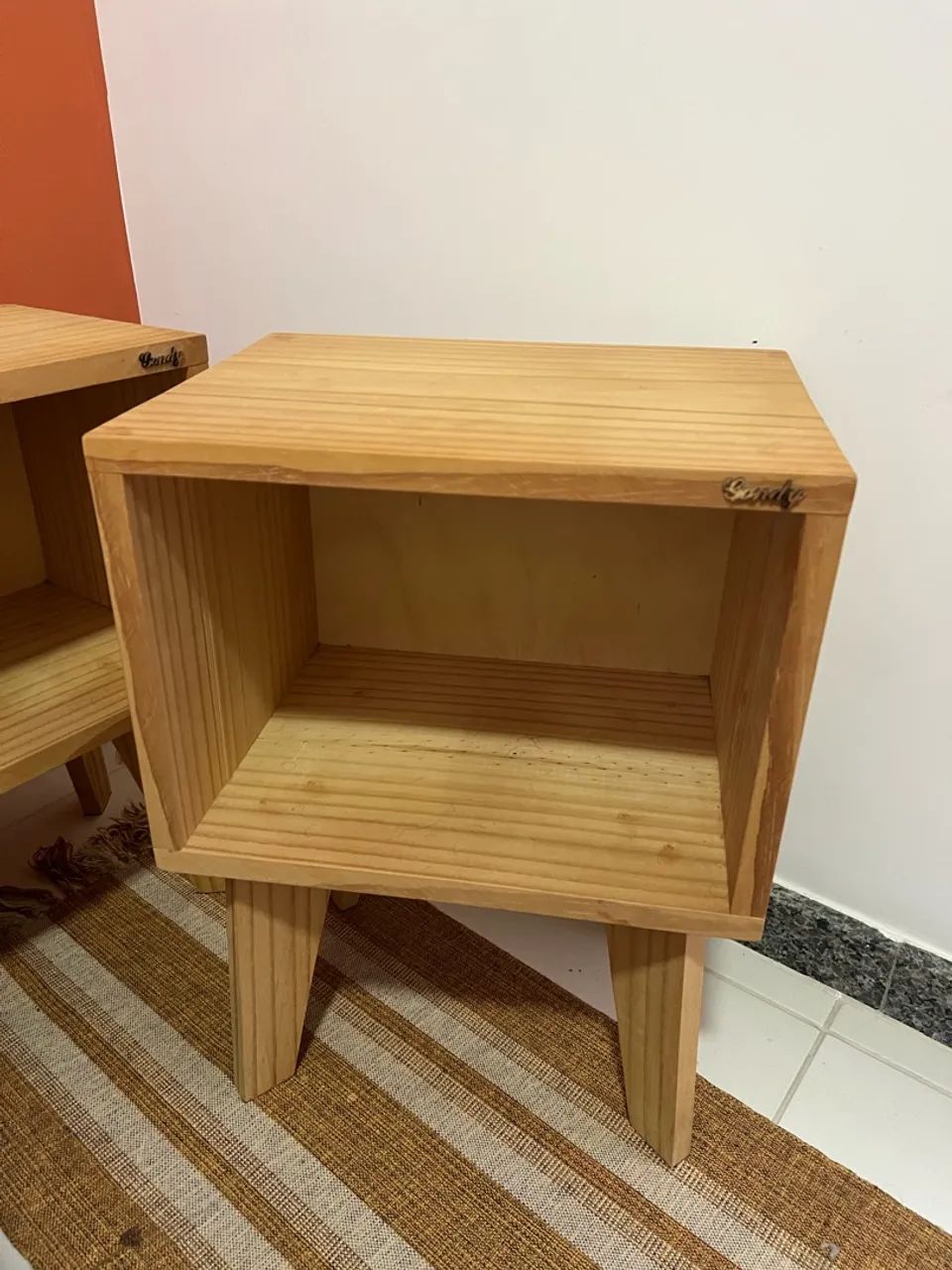 Mesinhas de cabeceira + escada decorativa  - Foto 4