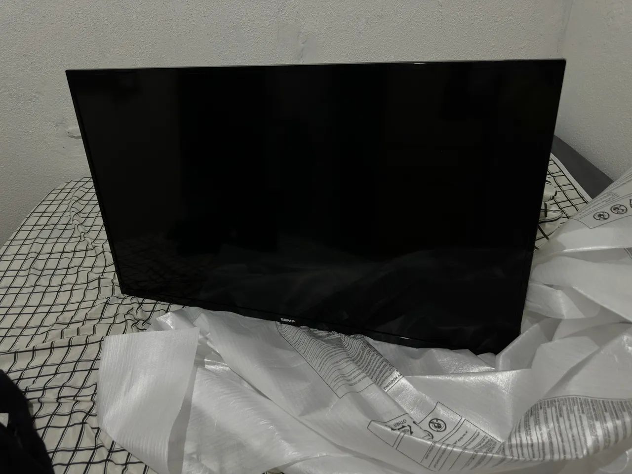 TV SEMP 44 polegadas, 4K 