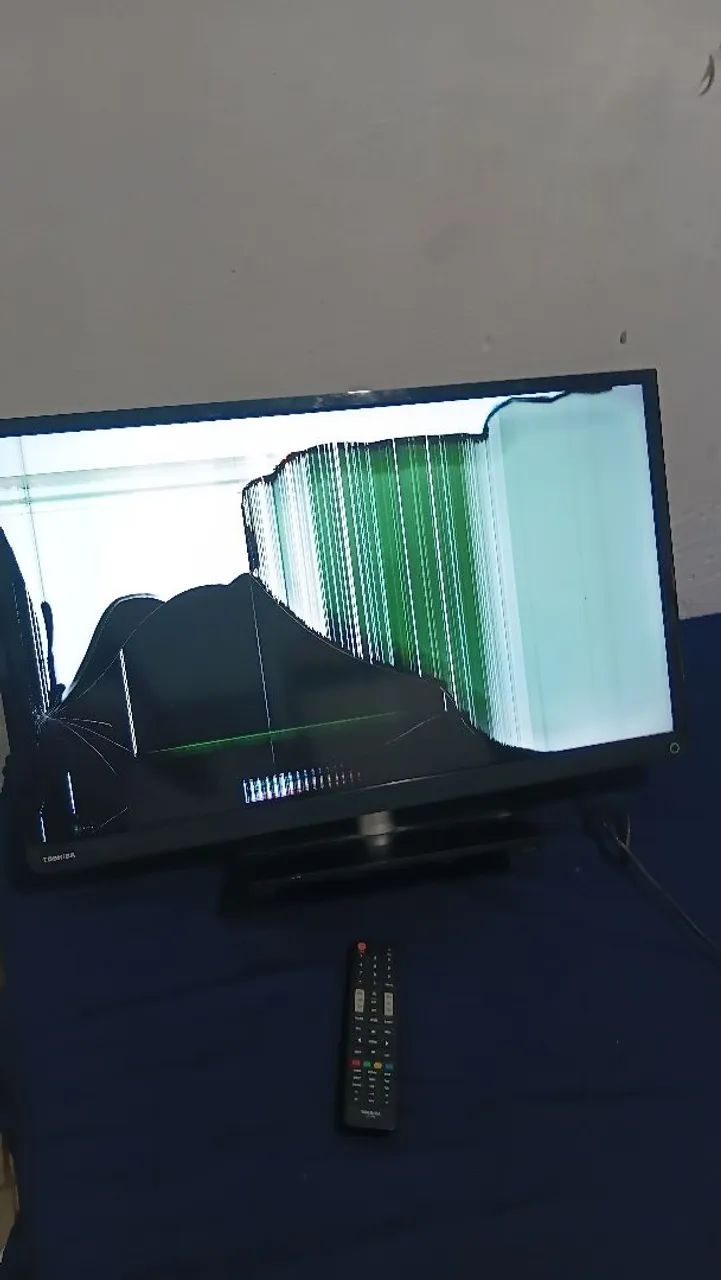 TV Toshiba 32" polegadas com Tela Quebrada (Para Retirada de Peças / Conserto) - Foto 2