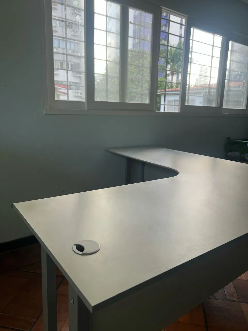 Mesa de escritório em L - Foto 2