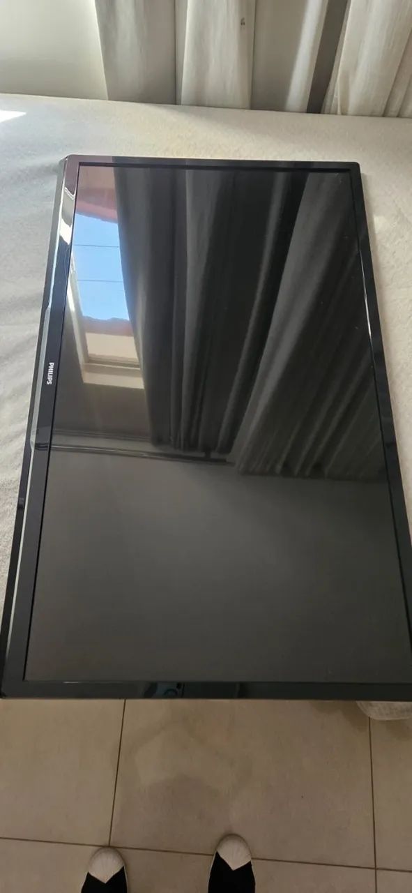 TV Philips 42 Full HD - Smart TV - Ótimo estado