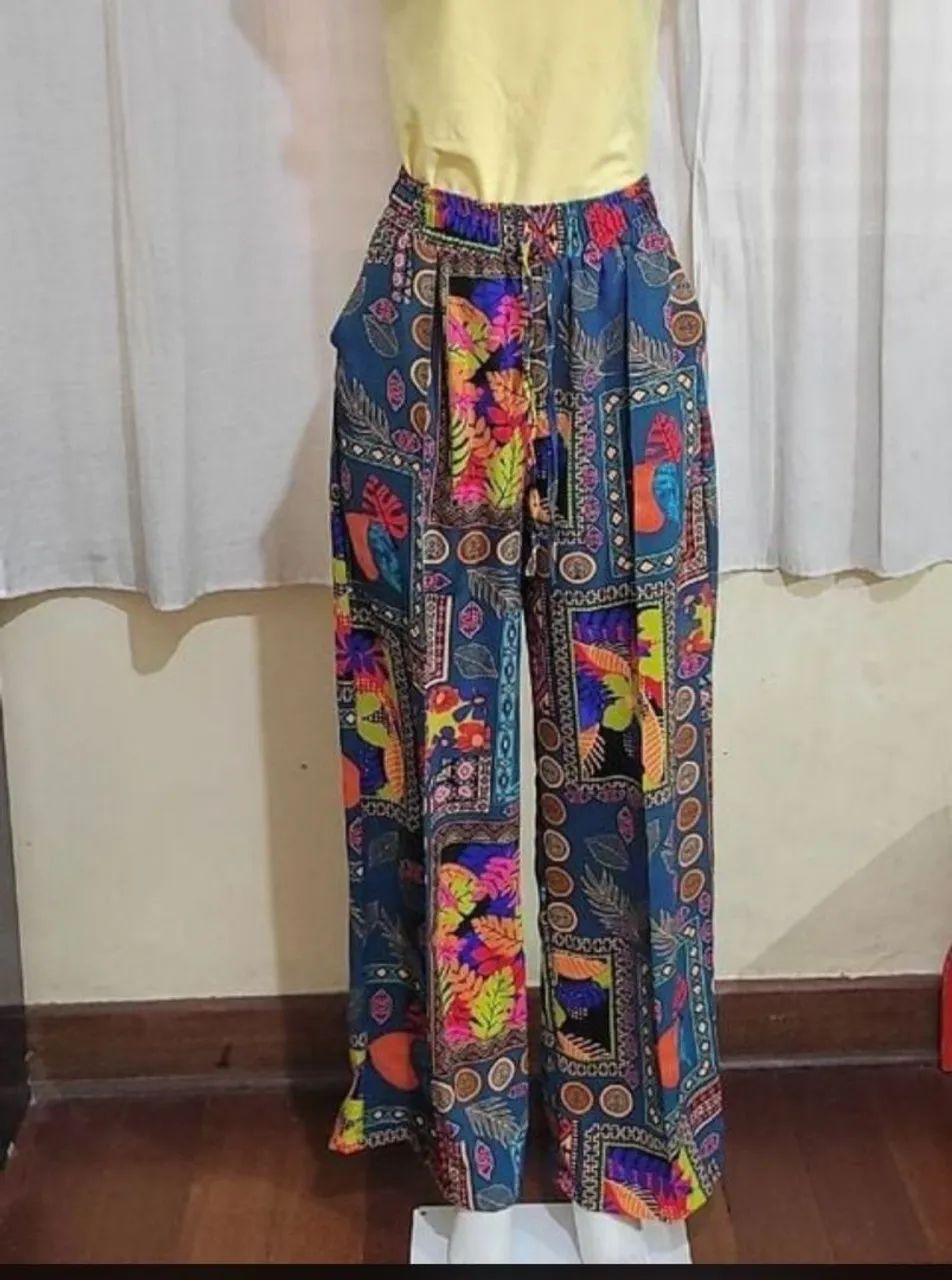 Calça feminina pantalona estampada tam G 