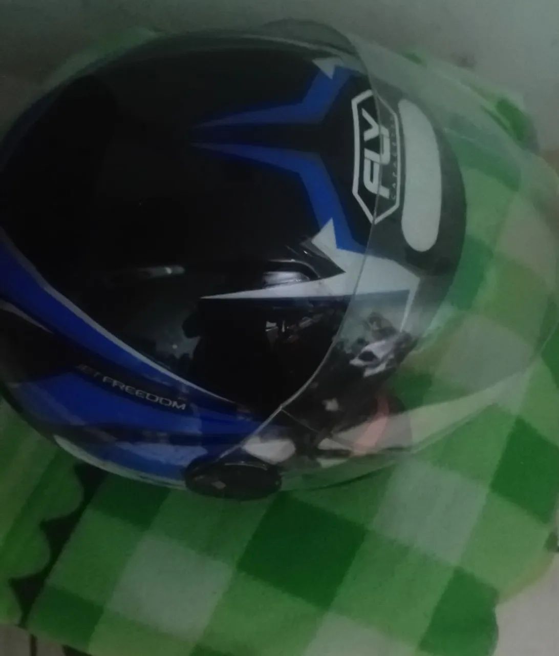 Capacete novo $200