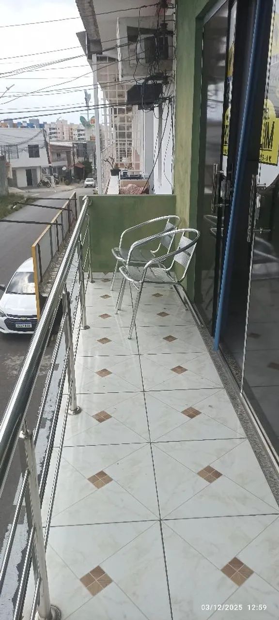 Alugo suíte mobiliada.