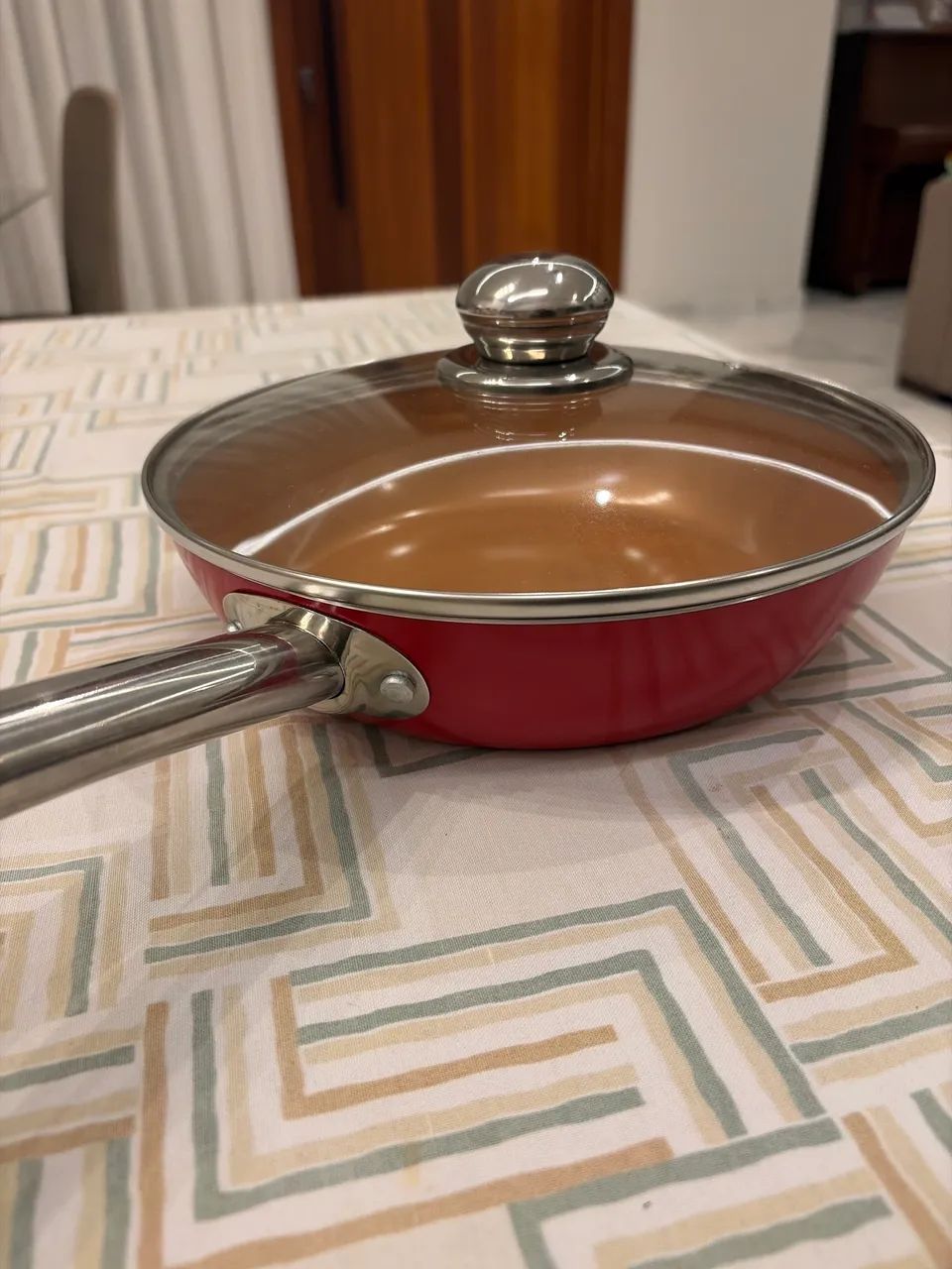 Frigideira com tampa de vidro 