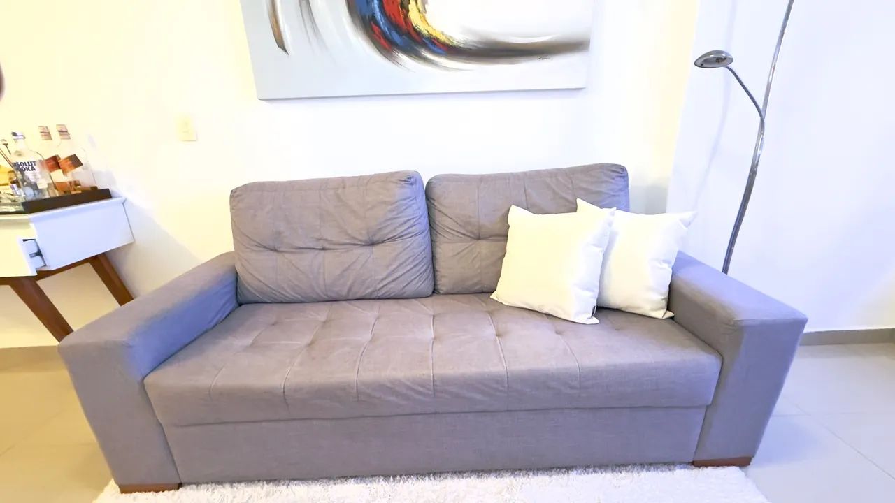 Vendo Sofá 3 Lugares Cinza Claro em Linho - 2,00m. - Foto 4
