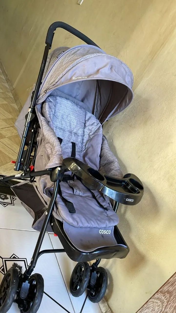 Vende se  carrinho e bebe conforto e guarda roupa infantil  - Foto 4