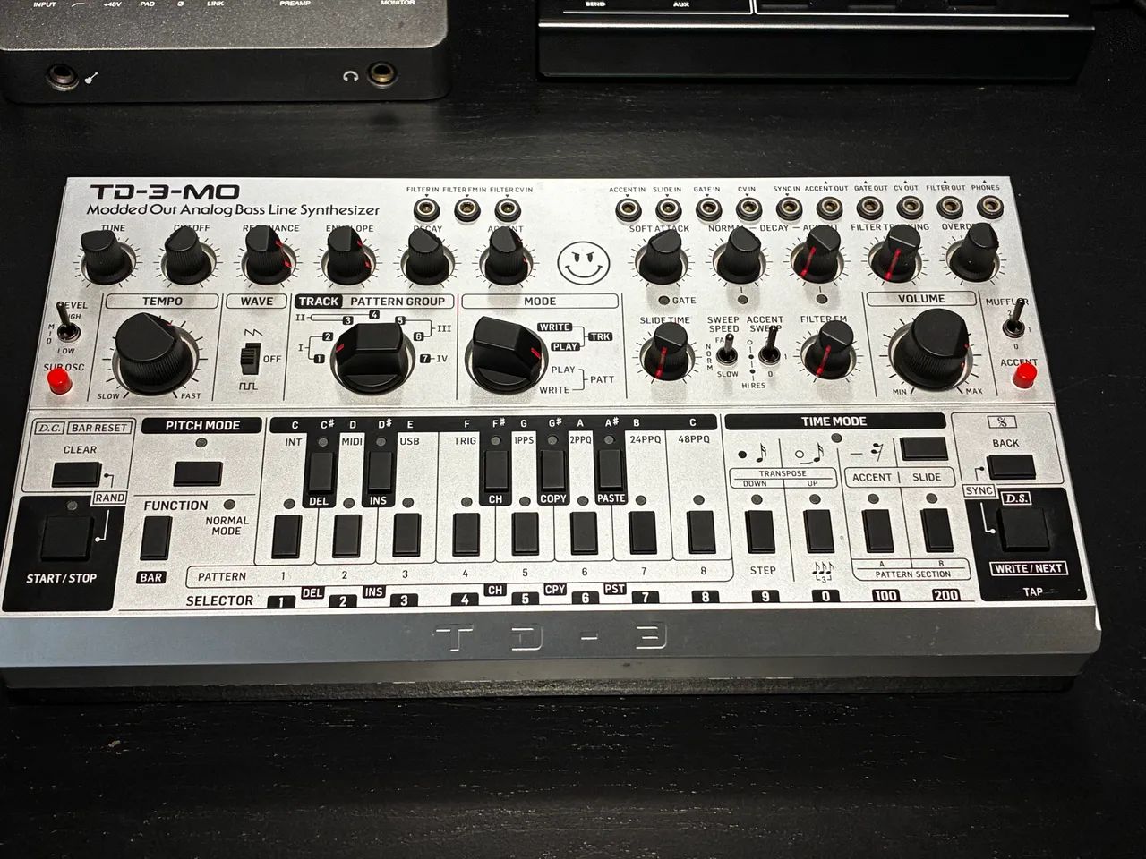 Behringer TD-3-MO Silver (Clone 303 Devilfish)