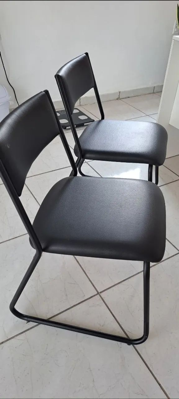 Oportunidade! 2 Cadeiras Ideais para Consultório ou Escritório.
