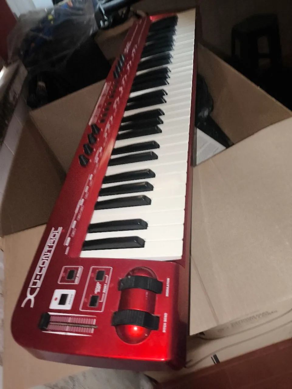 Controlador umx610 Behringer 