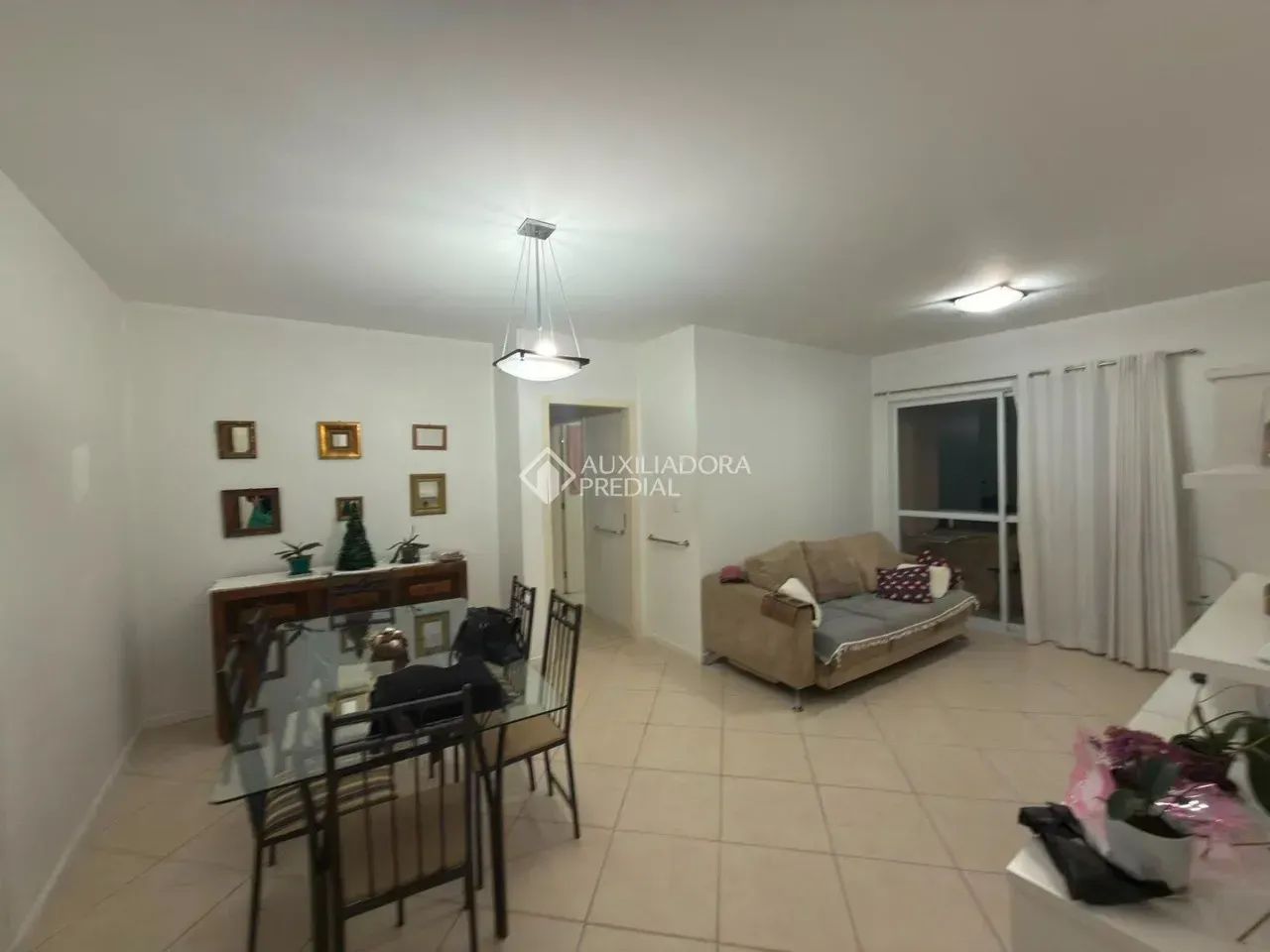Apartamento com 3 Dormitórios, Suíte e 2 Vagas no Córrego Grande - Foto 2