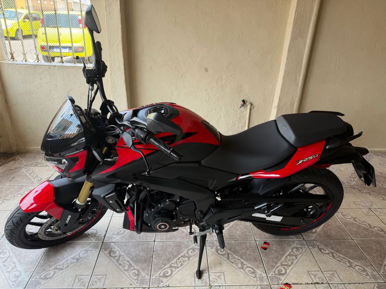 Dominar 250 Bajaj  - Foto 3