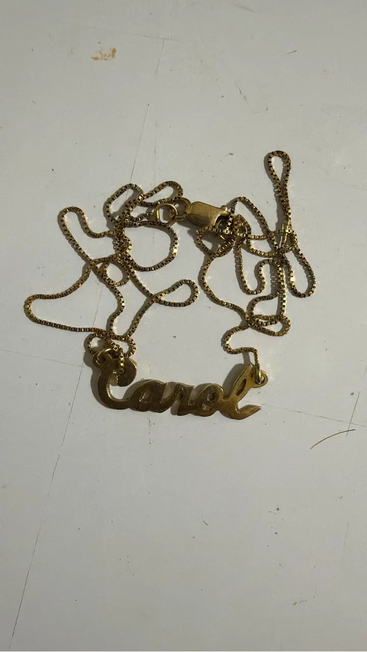 Colar em ouro 18k com o nome Carol