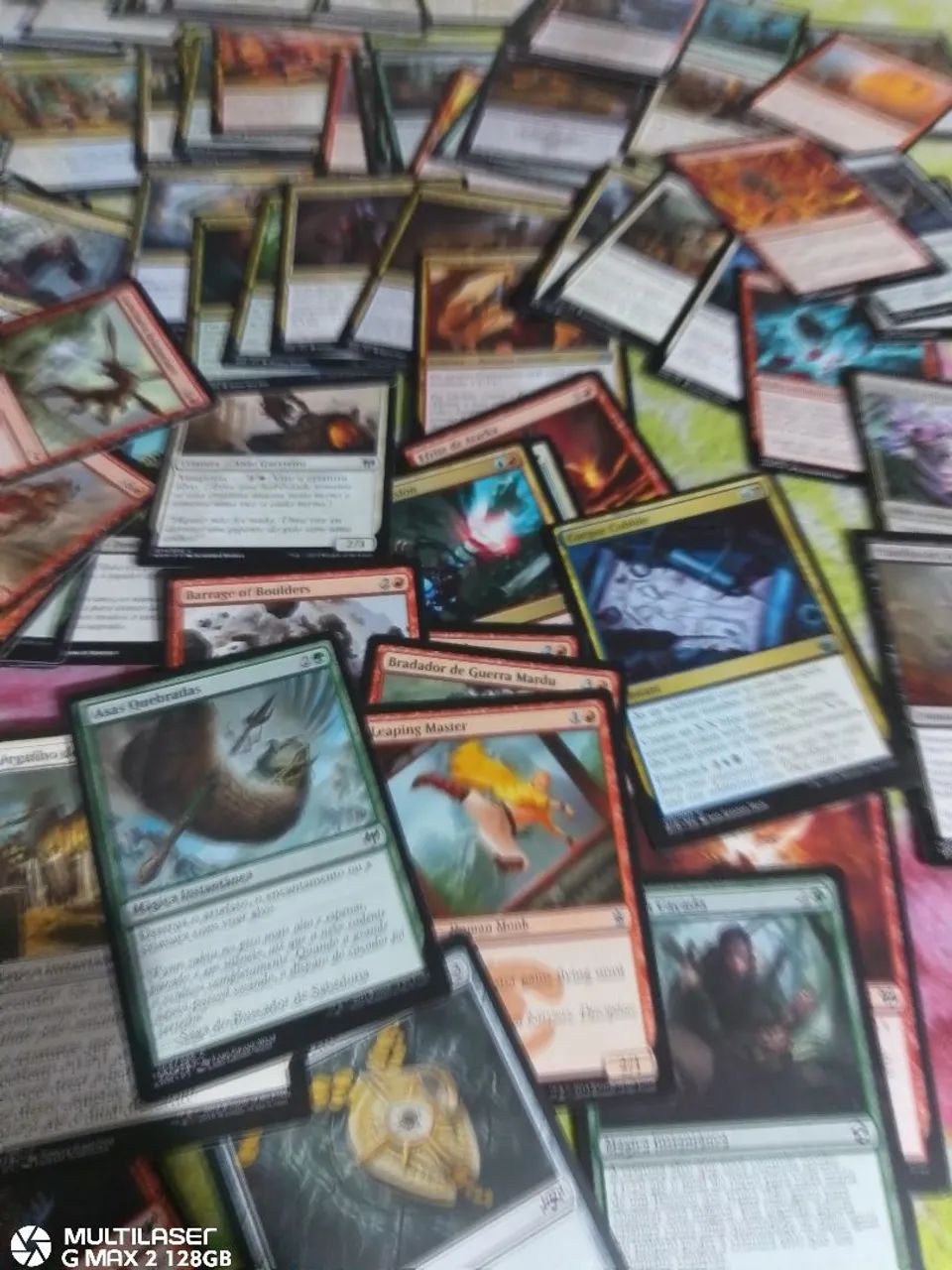 Lote de cartas MAGIC bem conservada 100 unidades pra jogar e colecionar 