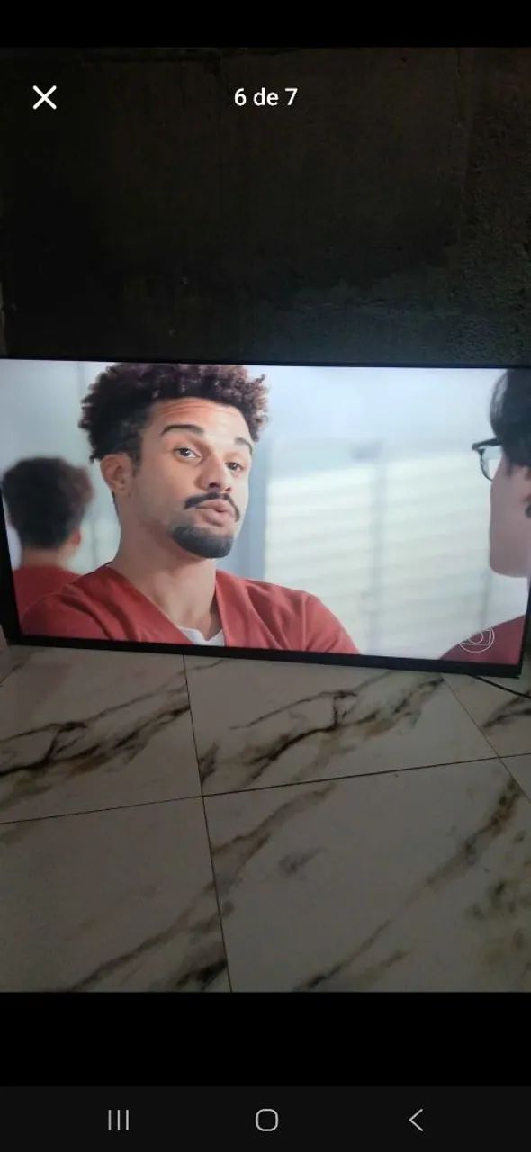 Vendo televisão 50 polegadas smart nunca teve defeito