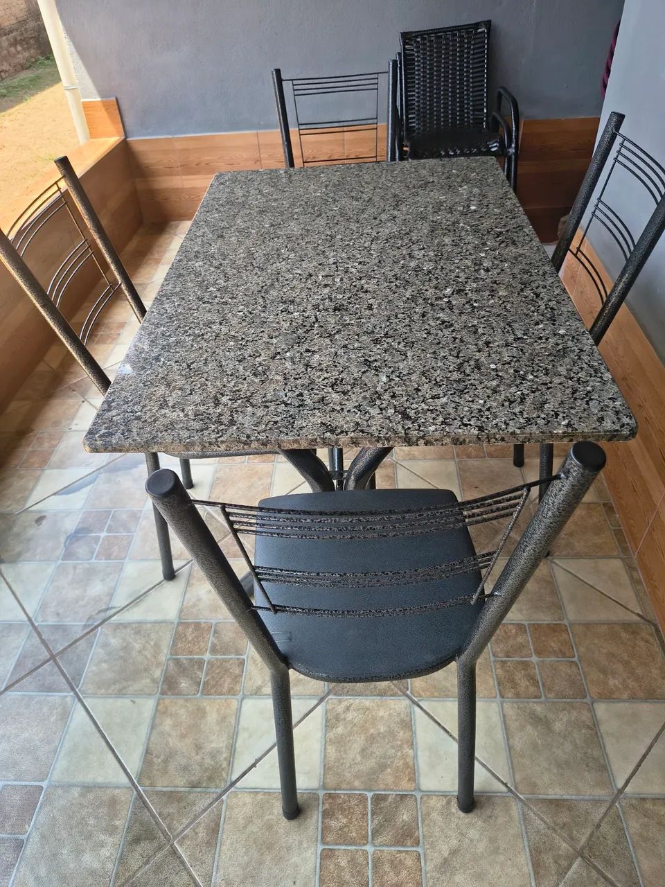 Mesa de mármore 4 cadeiras perfeita condições 
