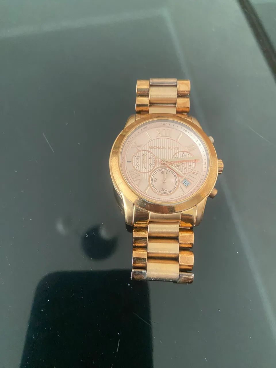 Relógio MK dourado feminino  - Foto 3