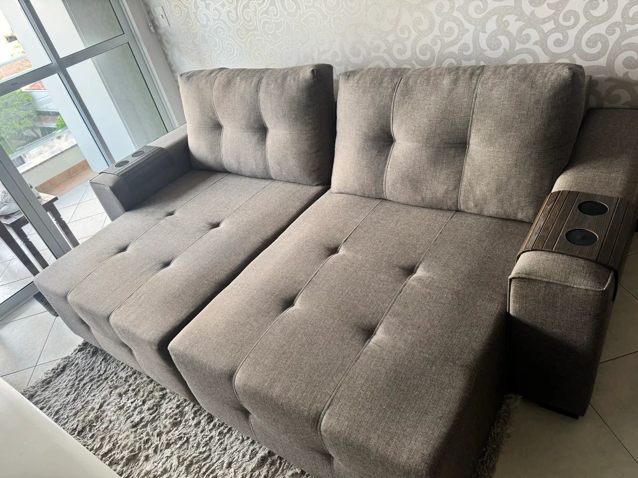 Sofá  de alto padrão com chaise  - semi novo de Linho importado 