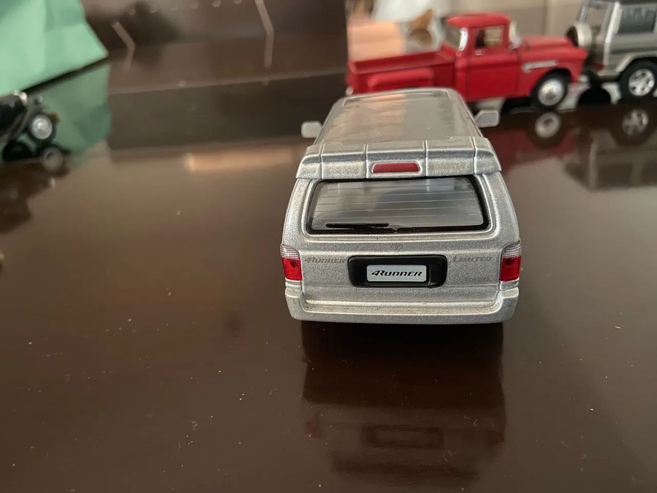 Miniatura Toyota 4Runner Kinsmart 1:36 - Foto 4